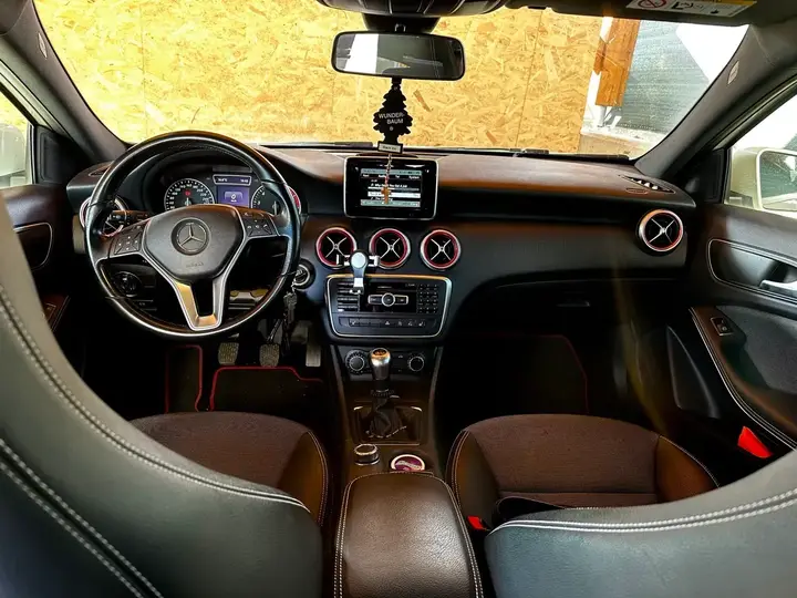 Mercedes-Benz A-Class 2015 photo 3