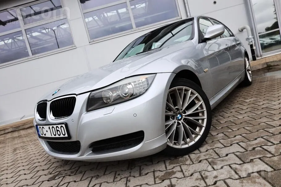 BMW 316 2011 photo 2