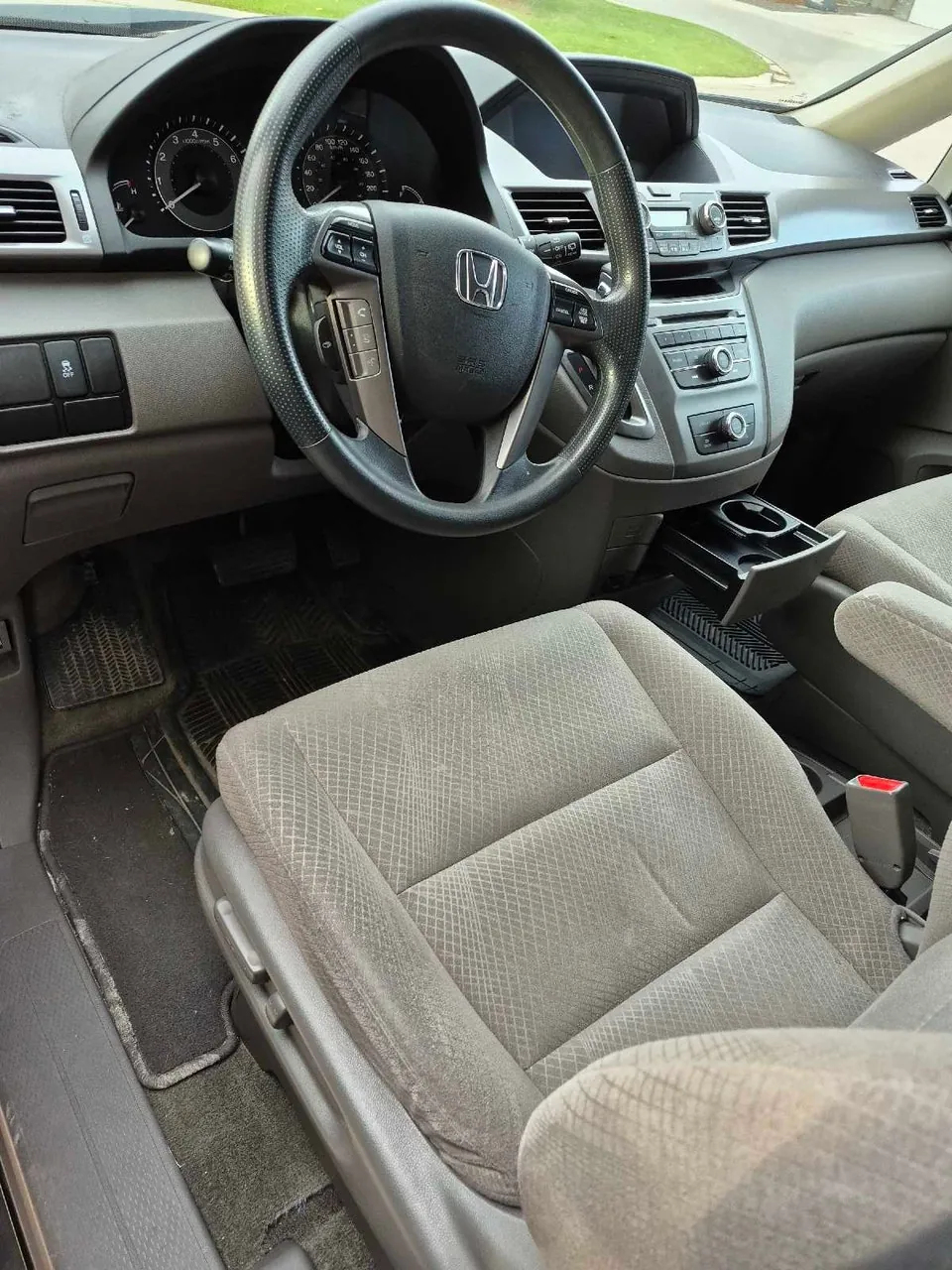 Honda Odyssey 2015 photo 2