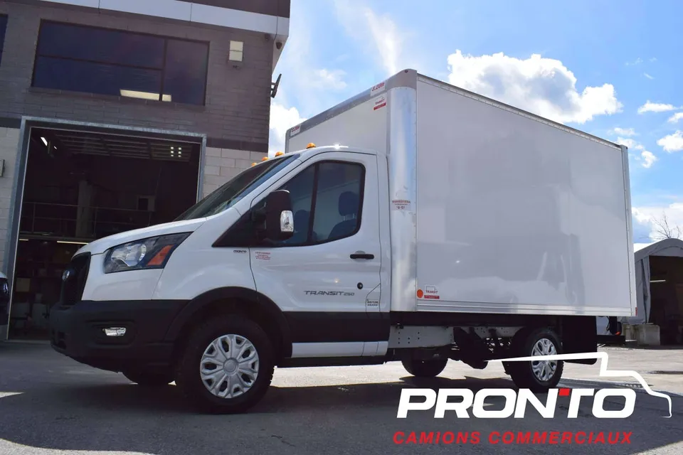 Ford Transit 2023 photo 4