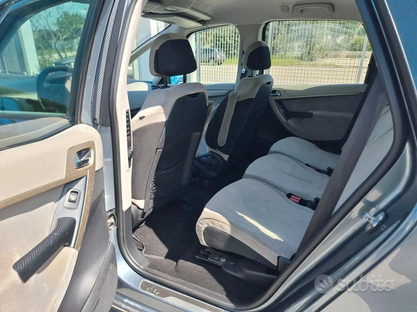 Citroen C4 Picasso 2010 photo 5