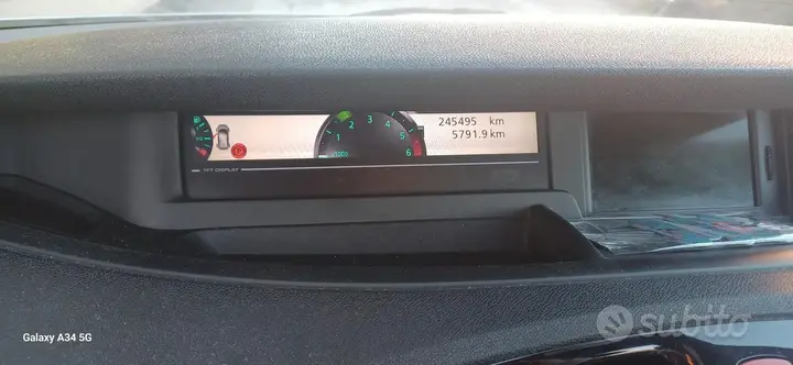 Renault Scenic 2012 photo 5