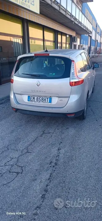 Renault Scenic 2012 photo 3