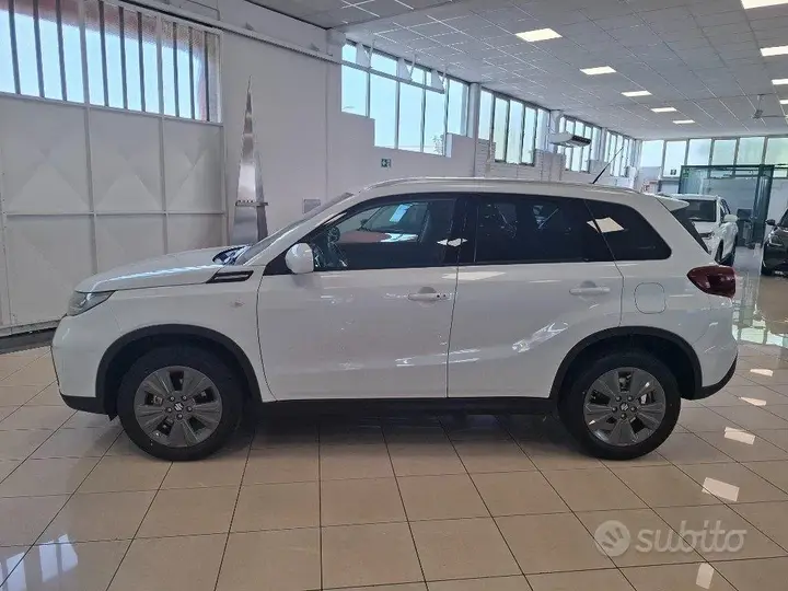 Suzuki Vitara photo 2