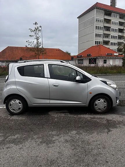 Chevrolet Spark 2011 photo 4