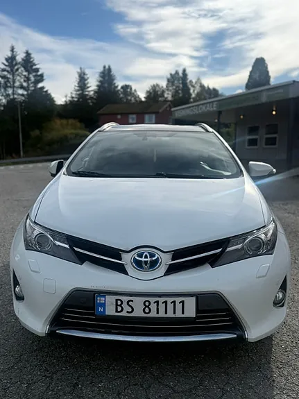 Toyota Auris 2013 photo 5