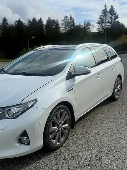 Toyota Auris 2013 photo 4