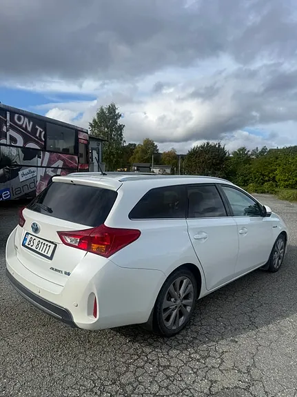 Toyota Auris 2013 photo 3