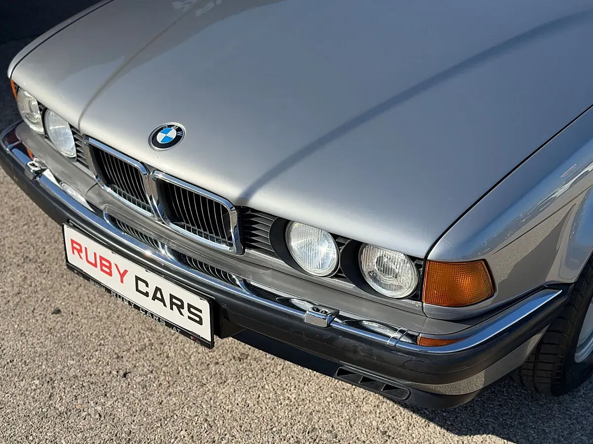 BMW 7 Series 1989 photo 3