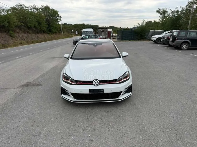Volkswagen Golf 2018 photo 2