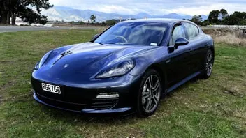 Porsche Panamera 2010 photo 3