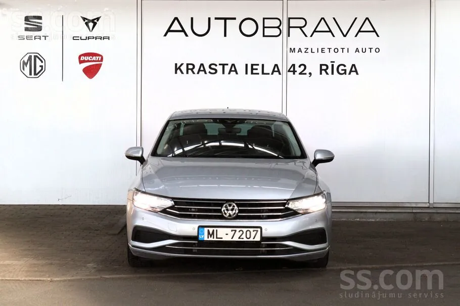 Volkswagen Passat 2020 photo 2