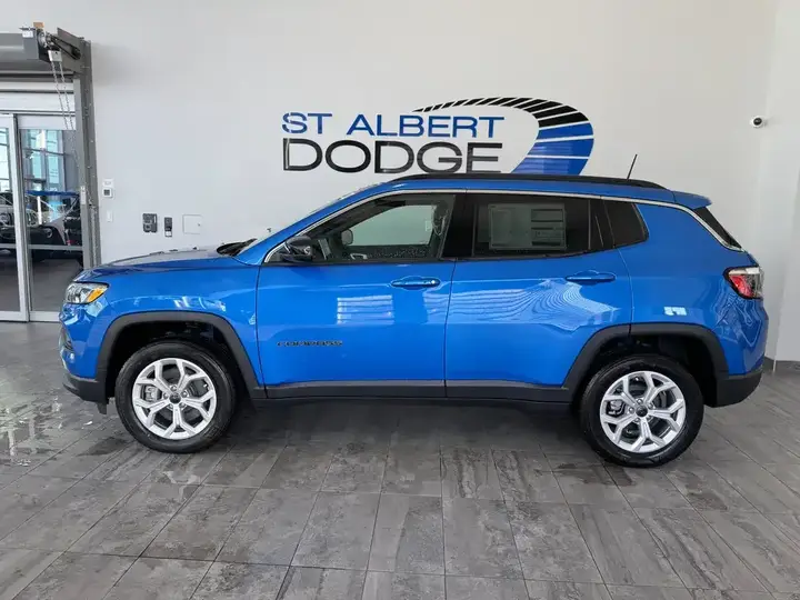 Jeep Compass 2026 photo 2