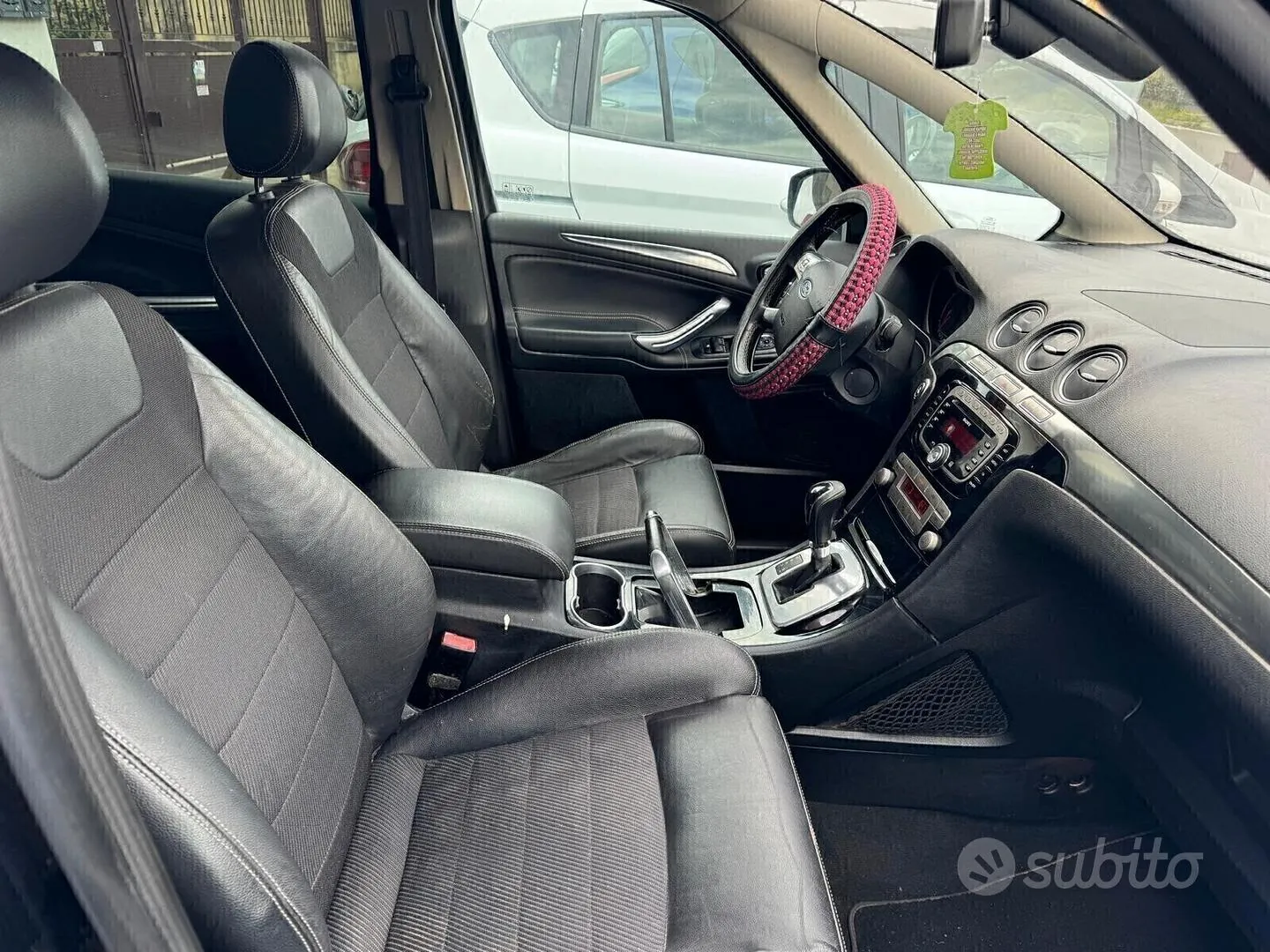 Ford S-Max 2010 photo 5