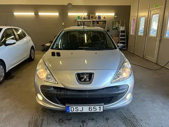 Peugeot 206 2010 photo 4
