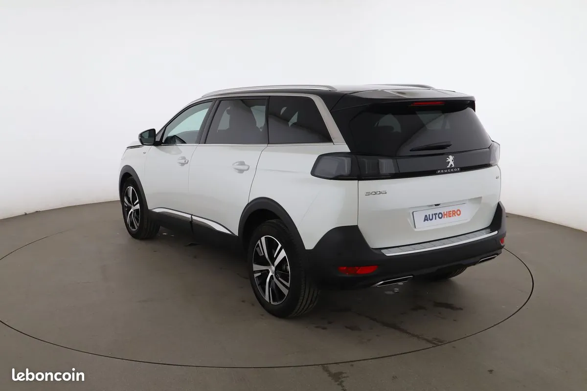 Peugeot 5008 2021 photo 2