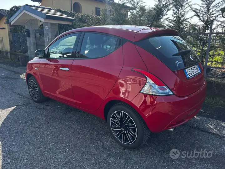 Lancia Ypsilon