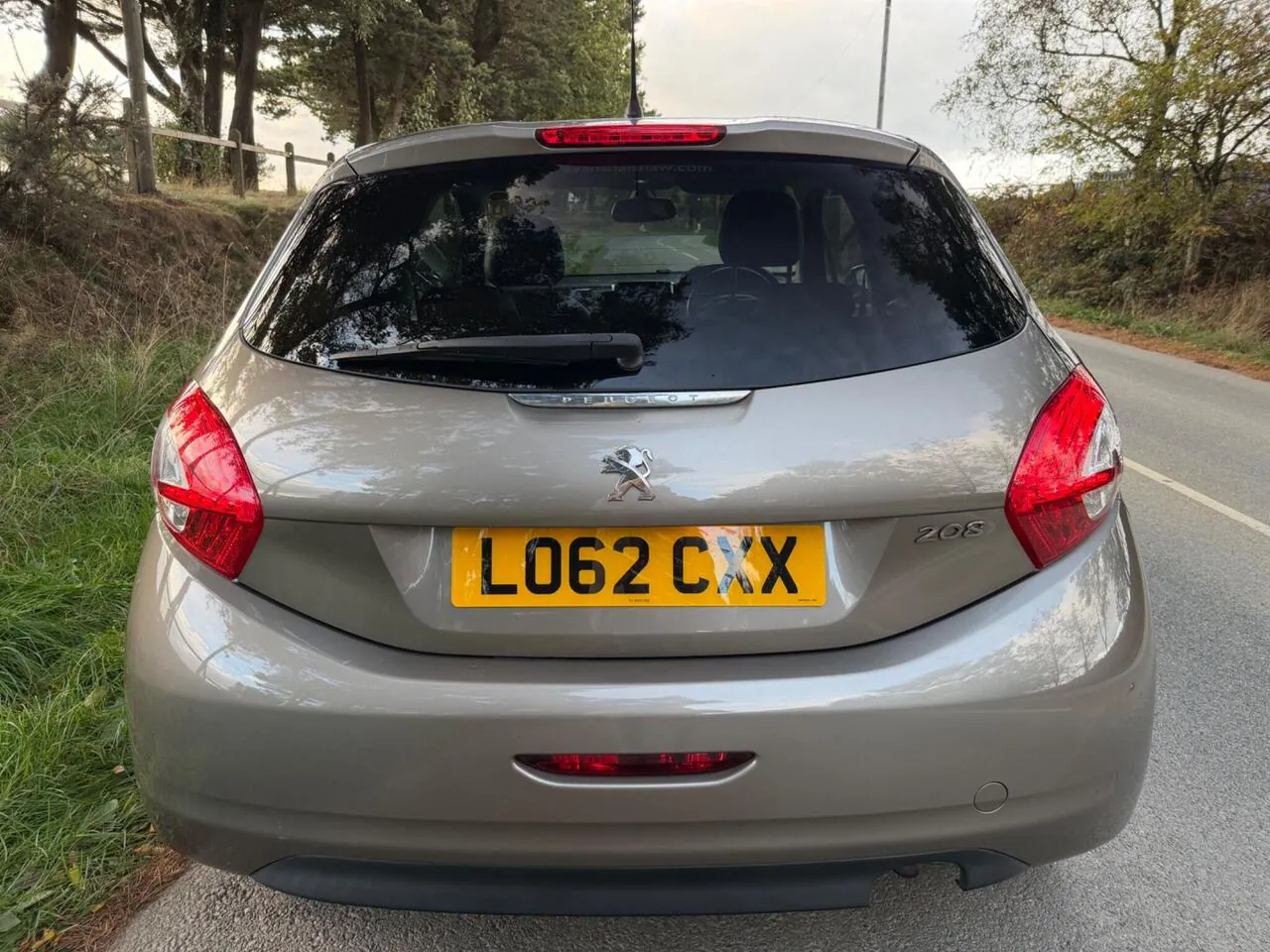 Peugeot 208 2012 photo 4