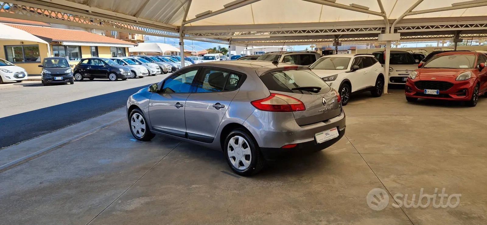 Renault Megane 2011 photo 2