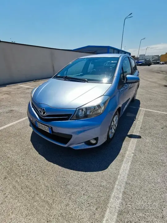 Toyota Yaris 2013 photo 3