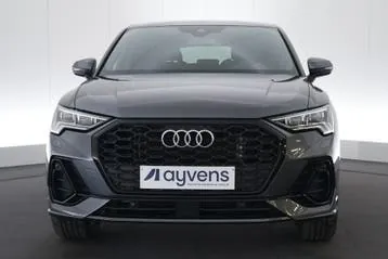 Audi Q3 2022 photo 2