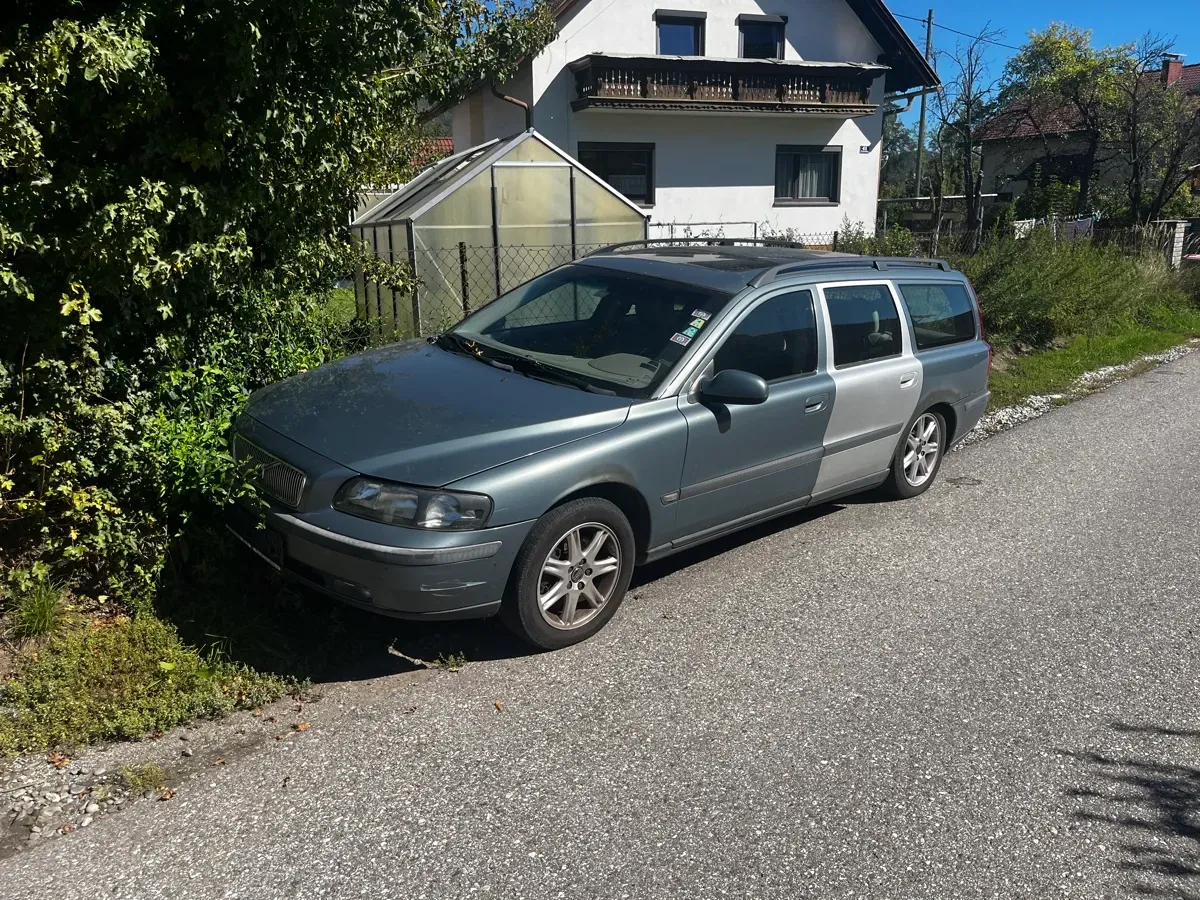 Volvo V70 2002 photo 2