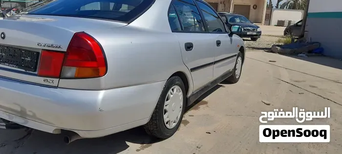 Mitsubishi Carisma 2000 photo 2