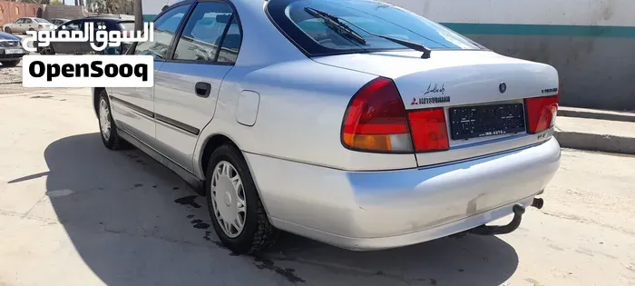 Mitsubishi Carisma 2000 photo 4