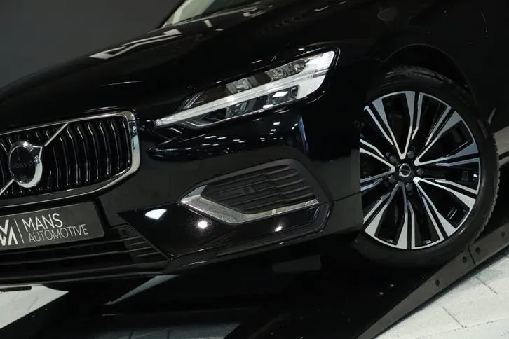 Volvo V60 2022 photo 2