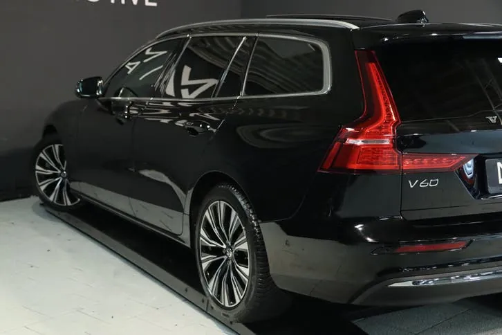 Volvo V60 2022 photo 3