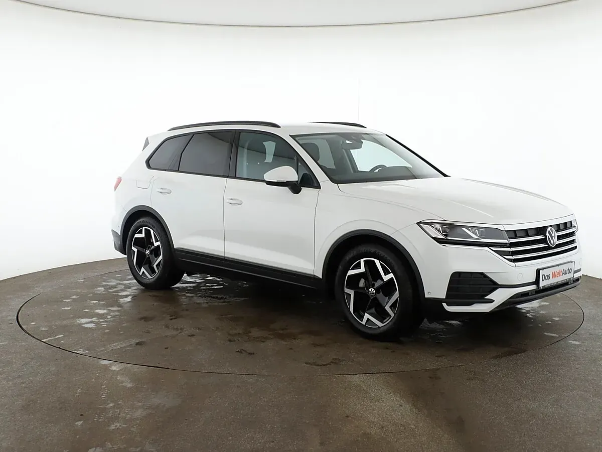 Volkswagen Touareg 2025 photo 2