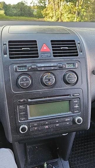 Volkswagen Touran 2006 photo 5