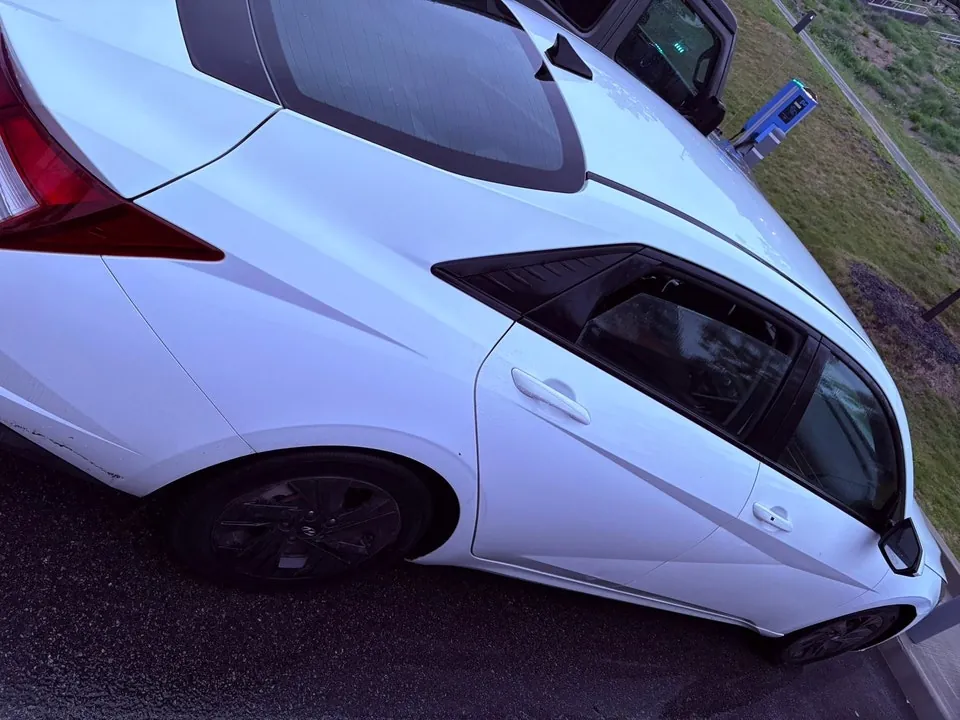 Hyundai Elantra 2021 photo 3