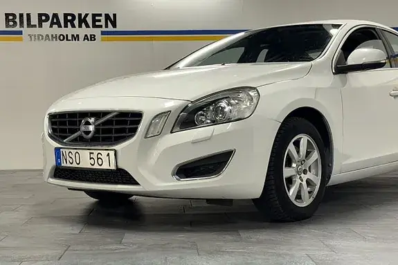 Volvo S60 2011 photo 2
