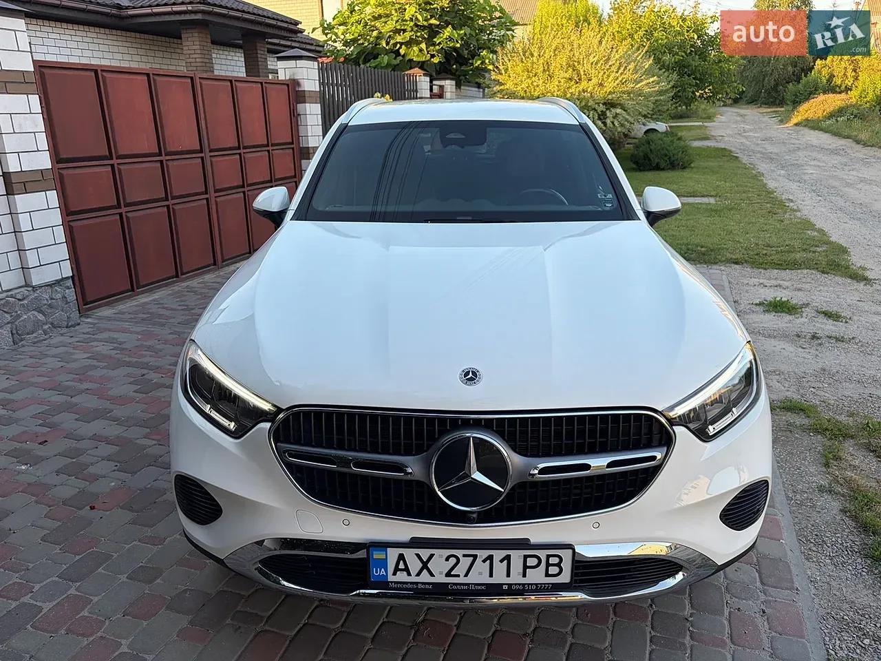 Mercedes-Benz Glc-Class 2024 photo 2