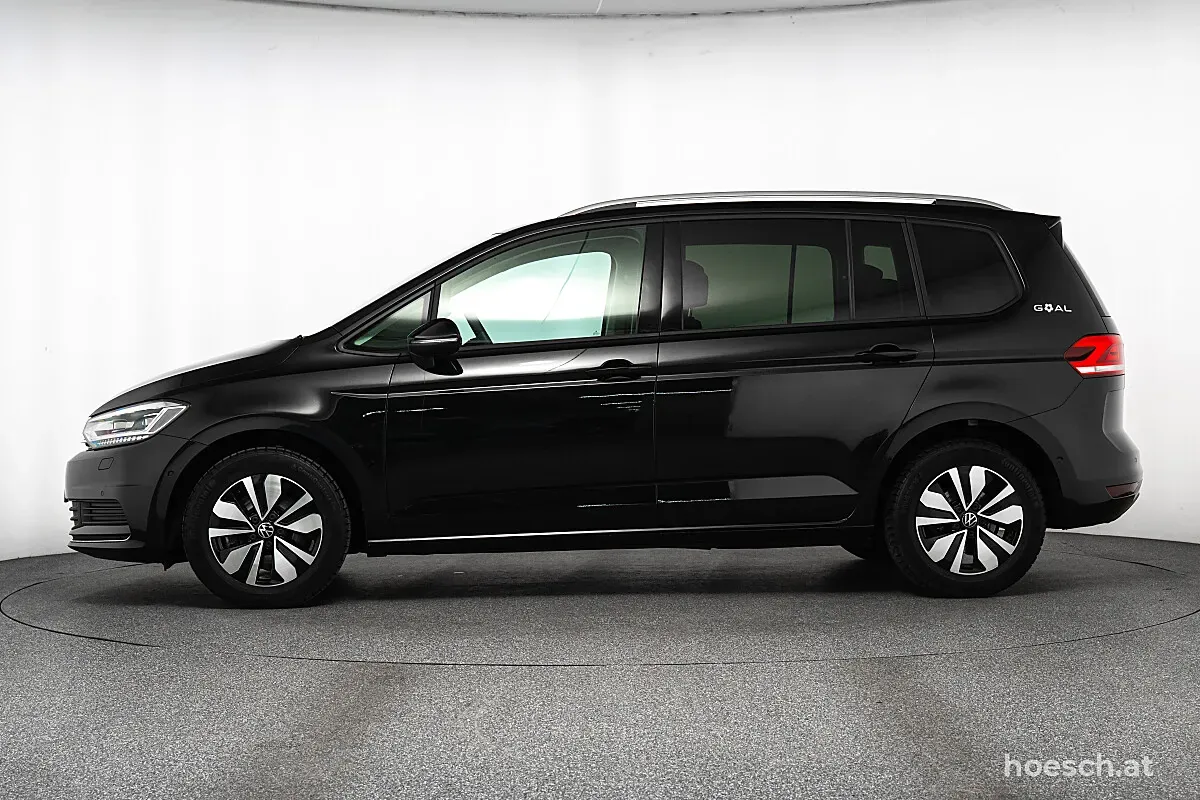 Volkswagen Touran 2025 photo 3