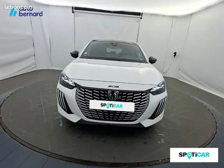 Peugeot 208 2024 photo 2
