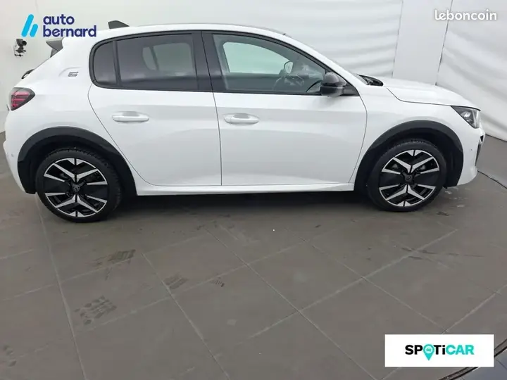 Peugeot 208 2024 photo 4