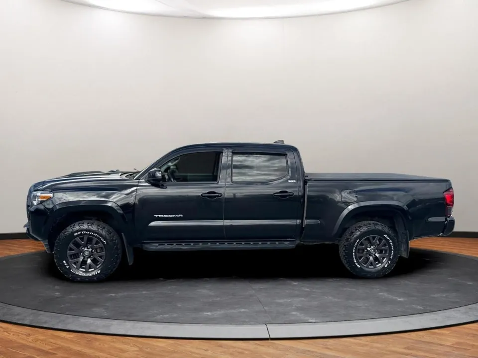 Toyota Tacoma 2022 photo 2