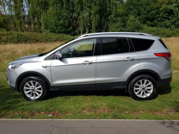 Ford Kuga 2016 photo 2