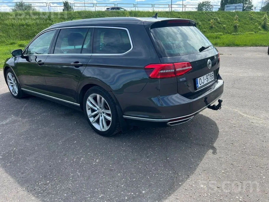 Volkswagen Passat 2018 photo 2