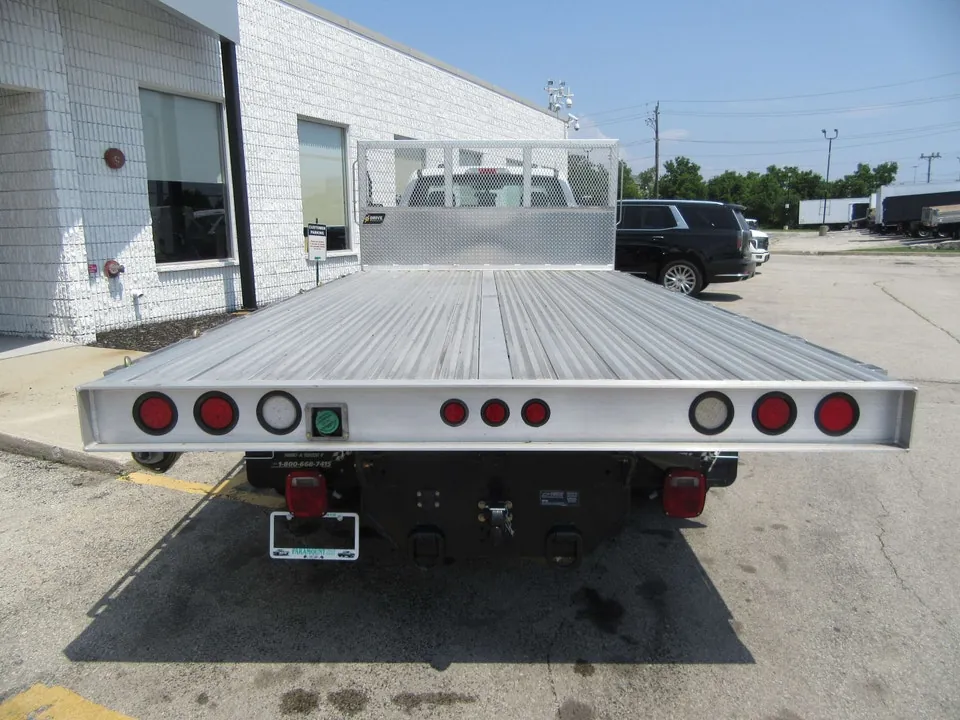 Ford F-550 2026 photo 4