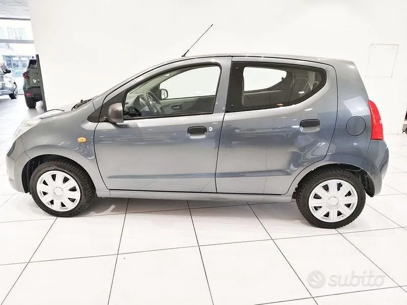 Suzuki Alto 2011 photo 2