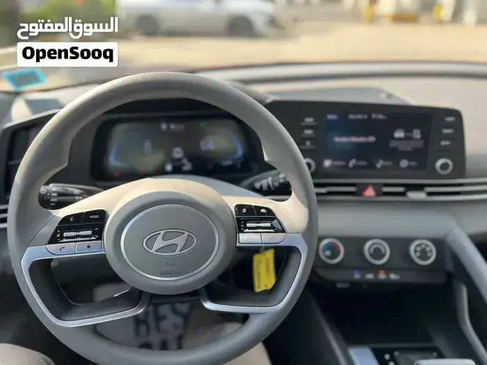 Hyundai Elantra 2024 photo 3