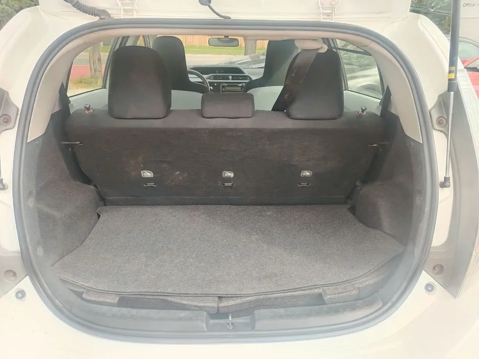 Toyota Prius C 2013 photo 5