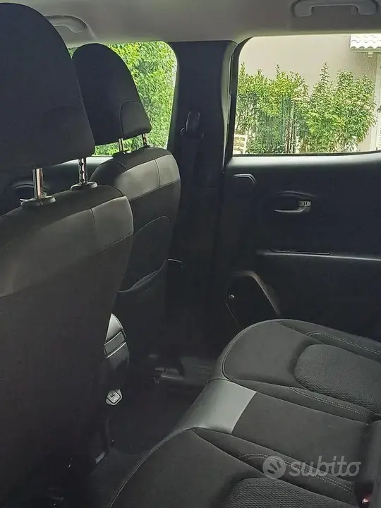 Jeep Renegade 2018 photo 2