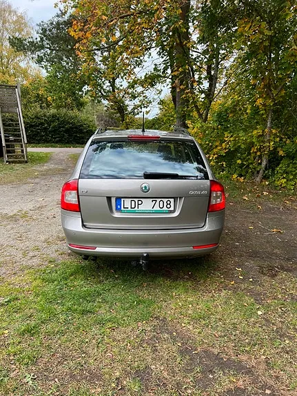Skoda Octavia 2011 photo 3