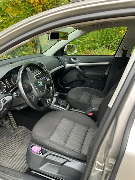 Skoda Octavia 2011 photo 4