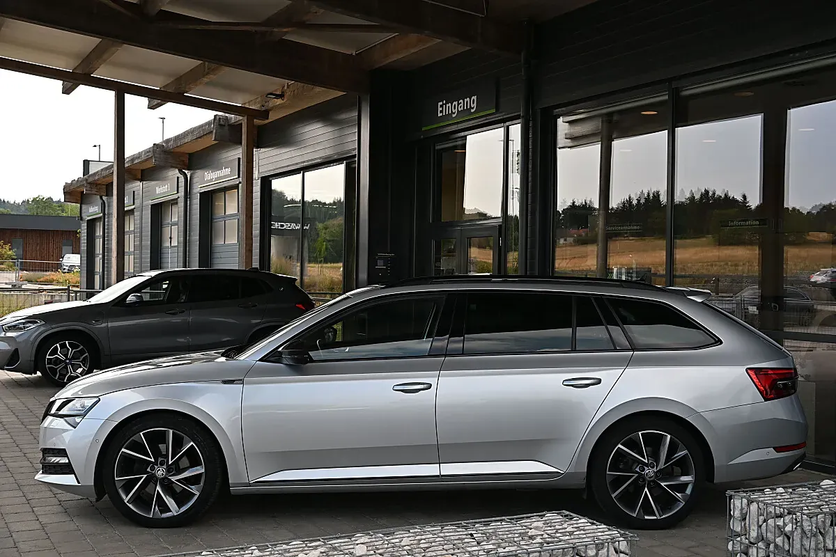 Skoda Superb 2020 photo 2