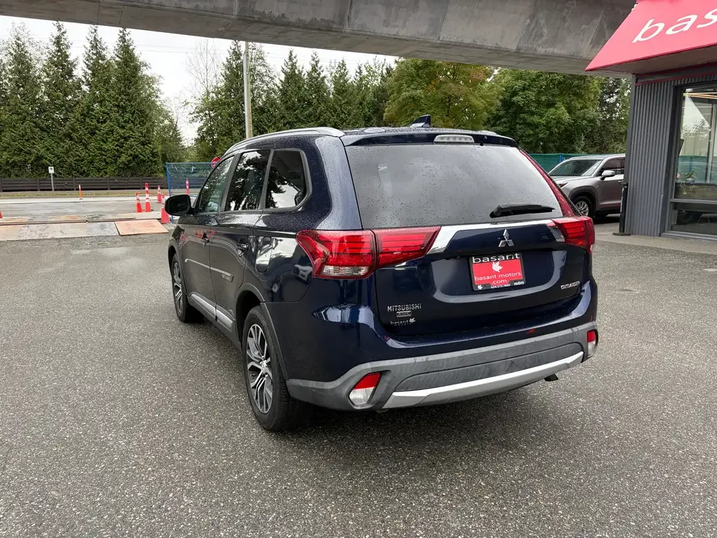 Mitsubishi Outlander 2018 photo 3